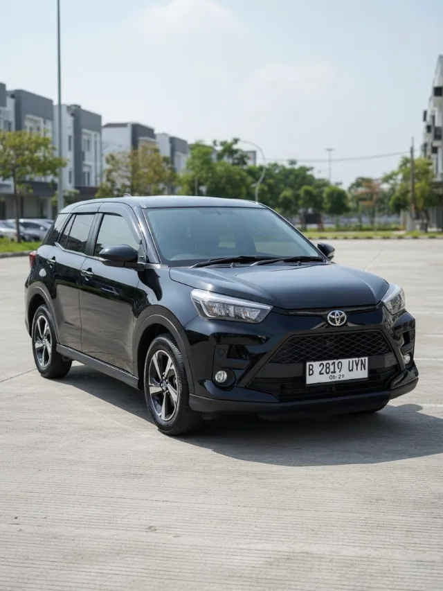 Toyota Raize G black