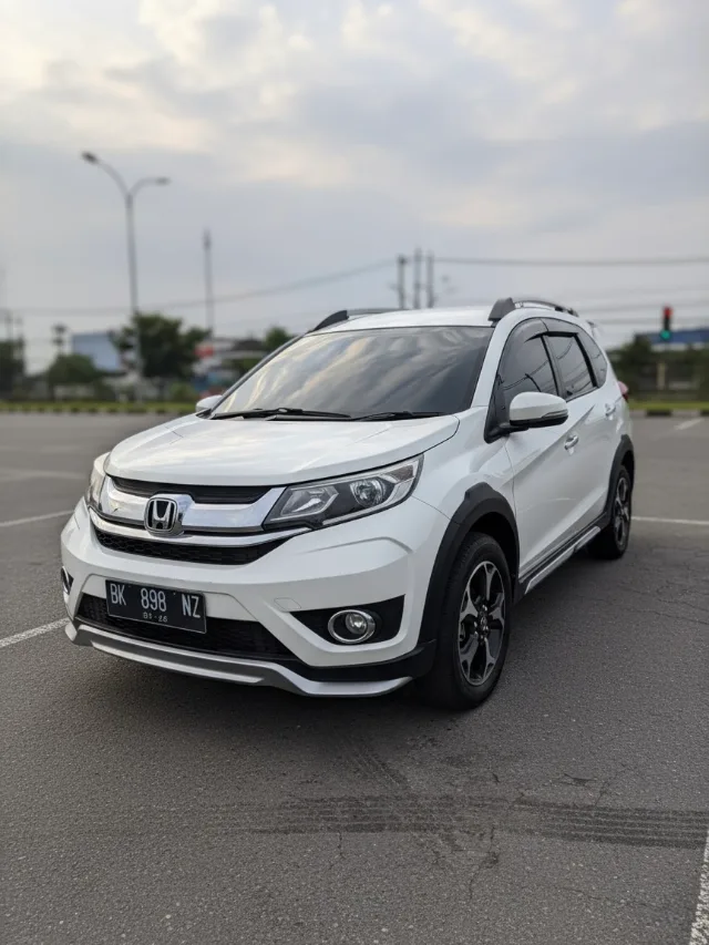 Honda BR-V E white