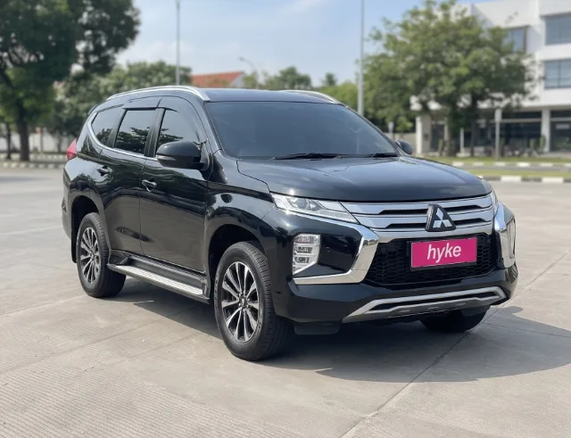 Mitsubishi Pajero Sport Dakar black